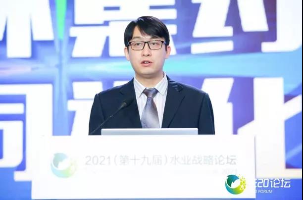 钱亮2.jpg 钱亮2.jpg